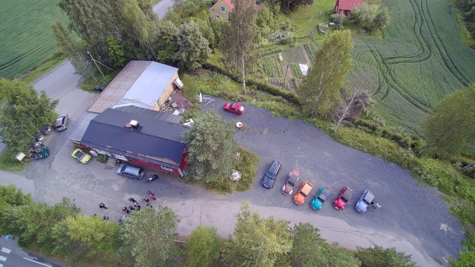 Hy-Ri-läiset Kytäjän kioskikeitaalla.